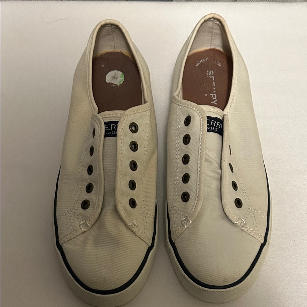 Sperry women’s White Canvas Sneakers